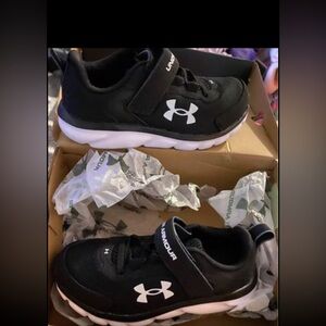 Under armor toddler size 12